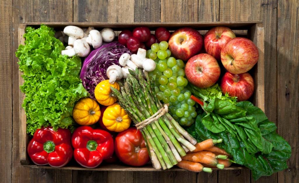 canasto de frutas y verduras
